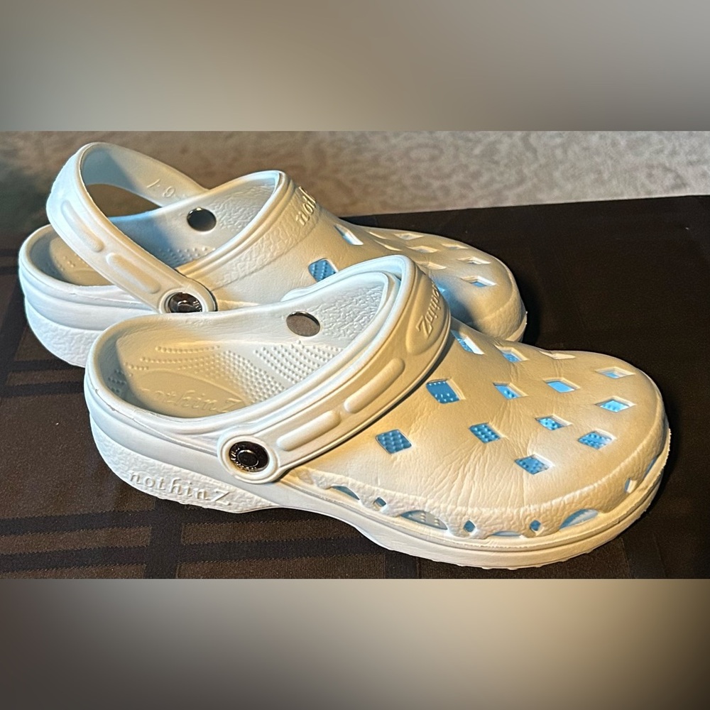 Womens light Blue Nothinz Brand Clog Type Foam Shoes Size 7